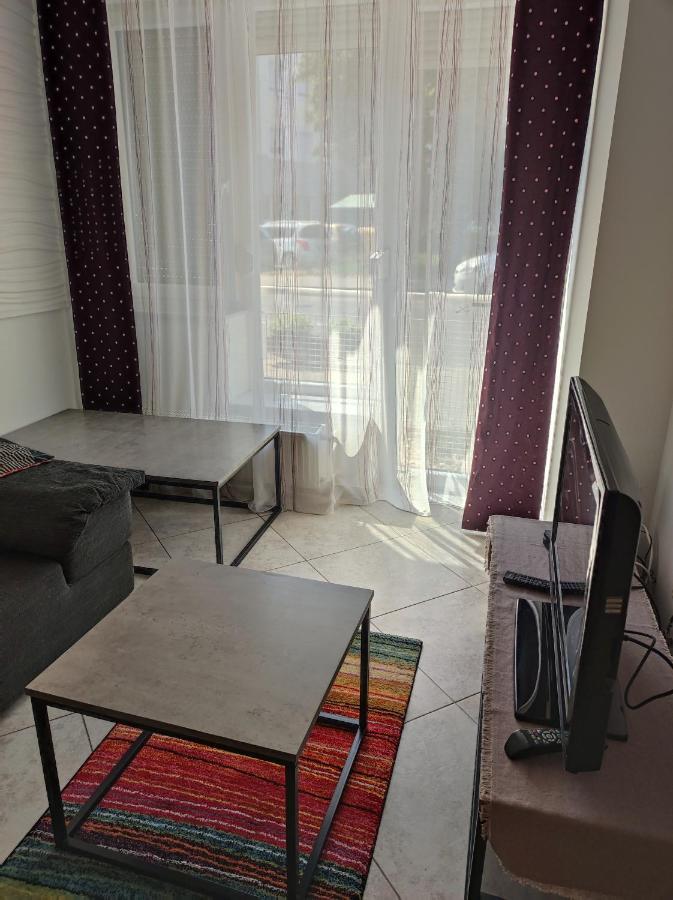 City Center Apartman Залаэгерсег Экстерьер фото